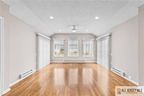 642 Madison DR #642B, Monroe, NJ 08831
