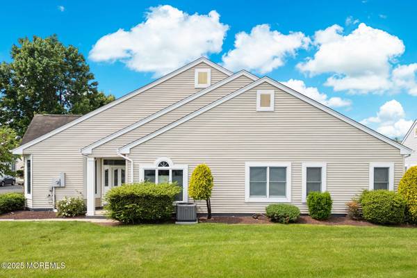 24 Birmingham Lane, Monroe, NJ 08831
