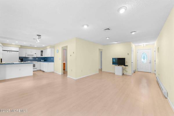 703 Croydon Road #703B, Monroe, NJ 08831