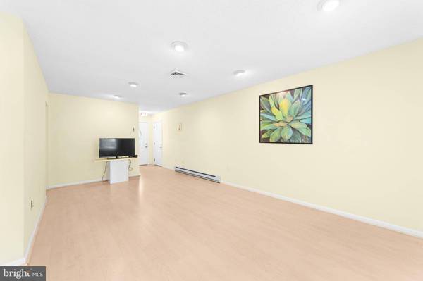 703-B CROYDON RD, Monroe Township, NJ 08831