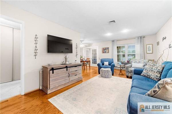 517 Hazen RD #B, Monroe, NJ 08831