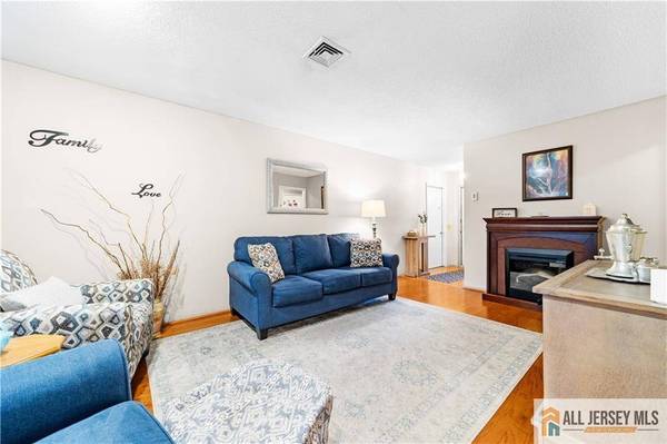 517 Hazen RD #B, Monroe, NJ 08831