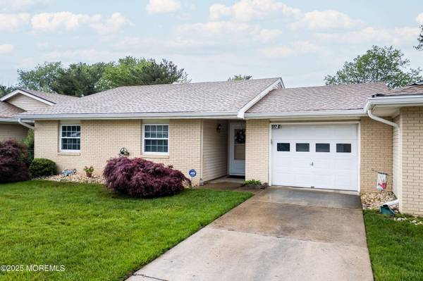 517 Hazen Road ##517B, Monroe, NJ 08831