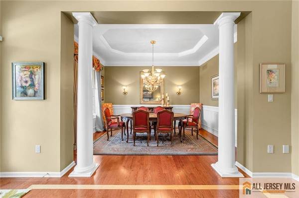 8 Tamarack RD, Monroe, NJ 08831