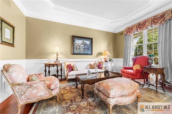 8 Tamarack RD, Monroe, NJ 08831