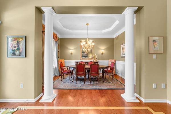 8 Tamarack Road, Monroe, NJ 08831