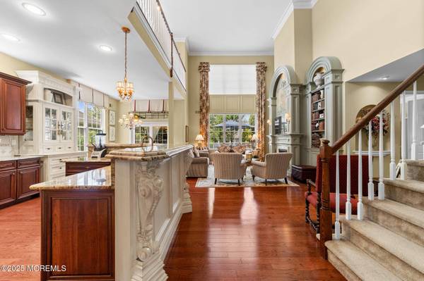 8 Tamarack Road, Monroe, NJ 08831