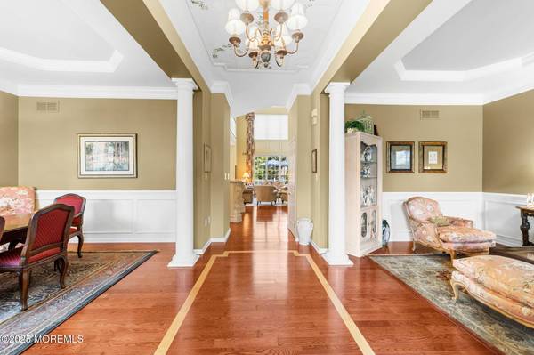 8 Tamarack Road, Monroe, NJ 08831