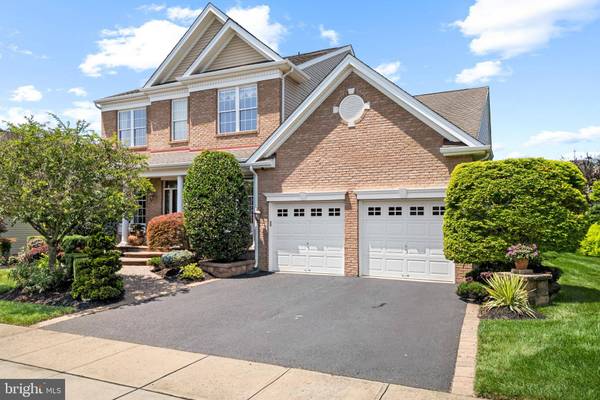 8 TAMARACK RD, Monroe Twp, NJ 08831