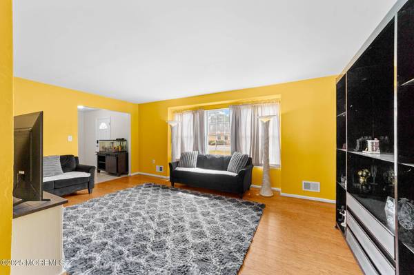 302 Buckelew Avenue, Monroe, NJ 08831