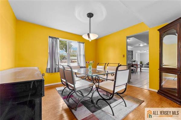 302 Buckelew AVE, Monroe, NJ 08831