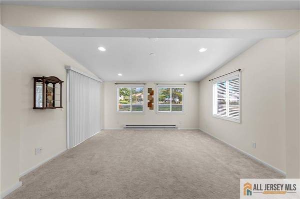 297 Yardley DR #297A, Monroe, NJ 08831