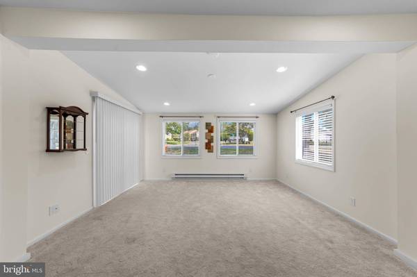 297-A YARDLEY DR, Monroe Township, NJ 08831