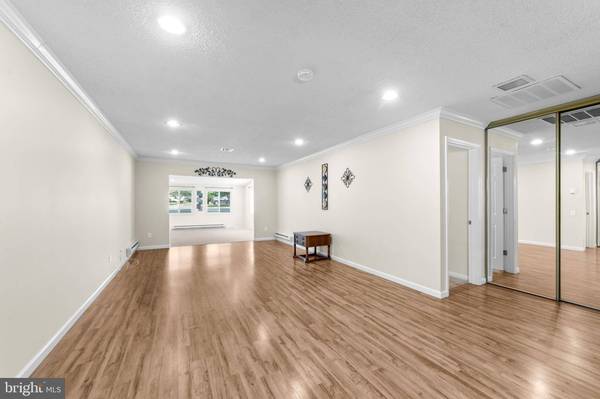 297-A YARDLEY DR, Monroe Township, NJ 08831