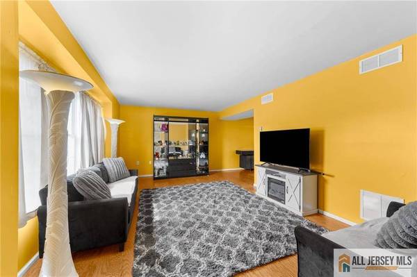 302 Buckelew AVE, Monroe, NJ 08831