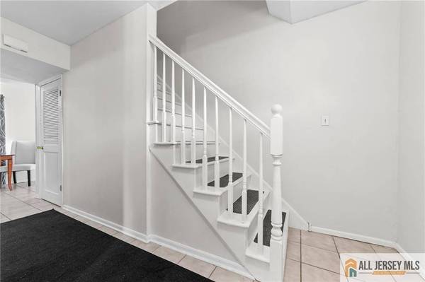302 Buckelew AVE, Monroe, NJ 08831