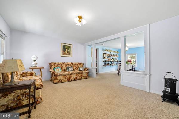 28 SEDGWICK ST, Jamesburg, NJ 08831