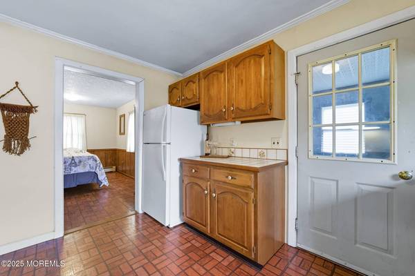 28 Sedgwick Street, Jamesburg, NJ 08831