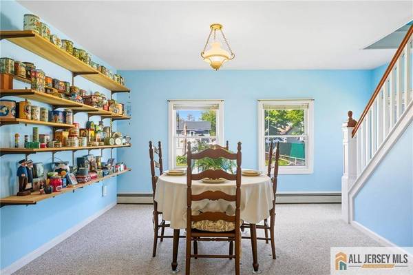28 Sedgwick ST, Jamesburg, NJ 08831