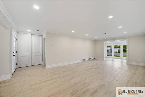 172 Warren RD #172A, Monroe, NJ 08831