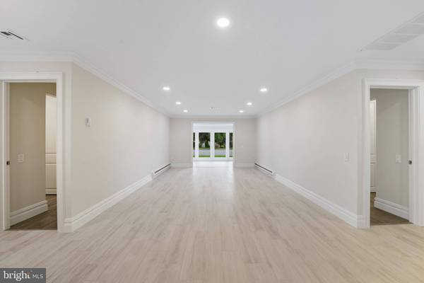 172-A WARREN RD, Monroe Township, NJ 08831