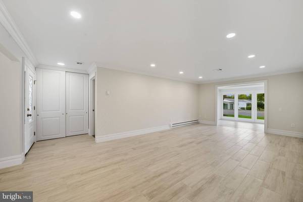172-A WARREN RD, Monroe Township, NJ 08831