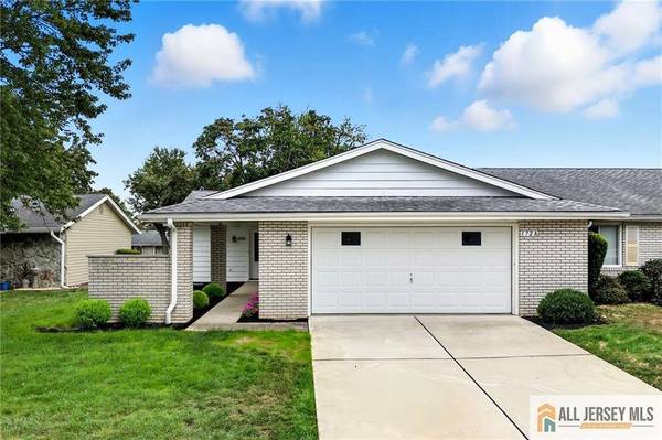 172 Warren RD #172A, Monroe, NJ 08831