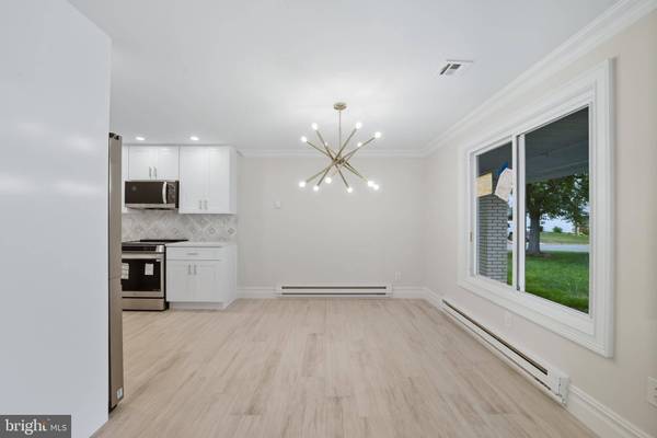 172-A WARREN RD, Monroe Township, NJ 08831