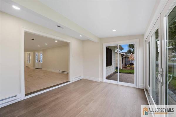 172 Warren RD #172A, Monroe, NJ 08831
