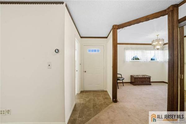 12 Grove LN, Old Bridge, NJ 08857