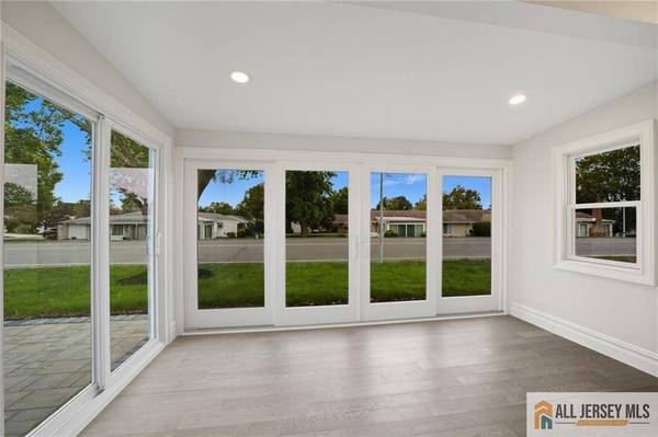172 Warren RD #172A, Monroe, NJ 08831