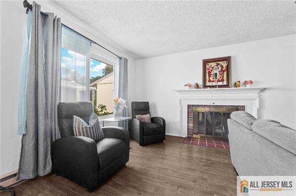 25 Pitman RD #B, Monroe, NJ 08831