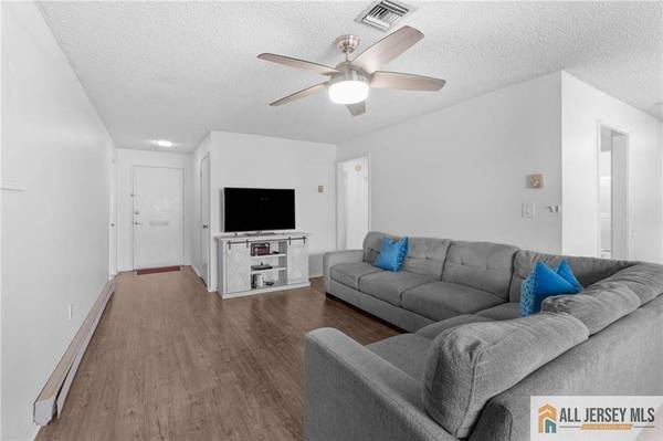 25 Pitman RD #B, Monroe, NJ 08831