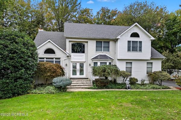 2 Guinevere Road, Monroe, NJ 08831