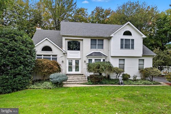 2 GUINEVERE RD, Monroe Township, NJ 08831