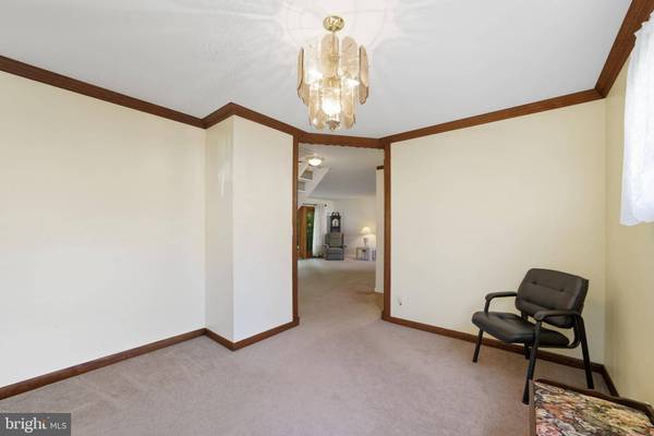 12 GROVE LN, Old Bridge, NJ 08857