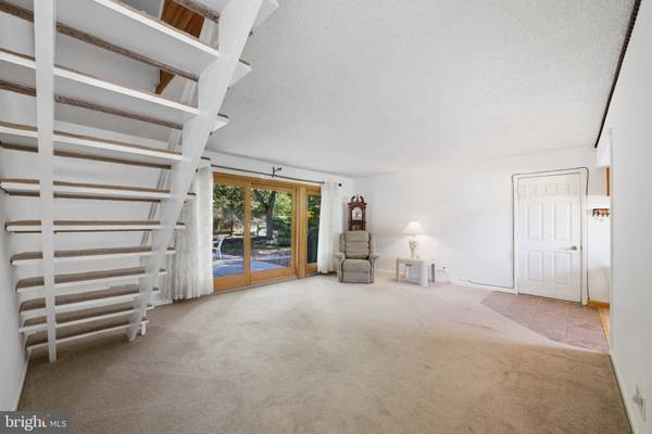 12 GROVE LN, Old Bridge, NJ 08857