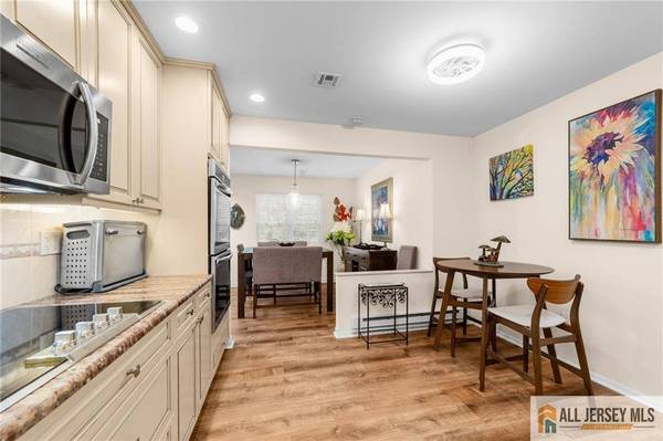 375 Duranta PLZ #375C, Monroe, NJ 08831