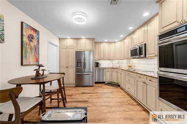 375 Duranta PLZ #375C, Monroe, NJ 08831