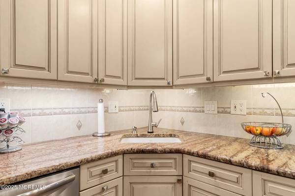 375 Duranta Plz #375C, Monroe, NJ 08831