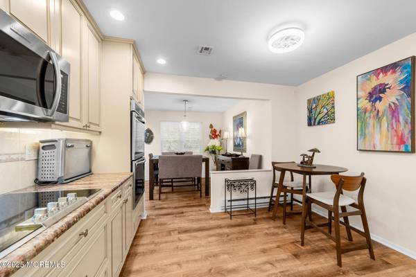 375 Duranta Plz #375C, Monroe, NJ 08831