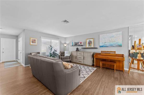 264 Glen RD #264A, Monroe, NJ 08831