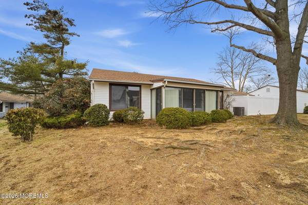 96 Salix Plaza #96C, Monroe, NJ 08831
