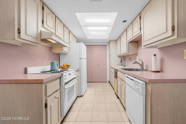 96 Salix Plaza #96C, Monroe, NJ 08831