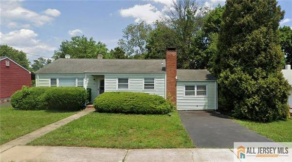 8 Hillside AVE, Jamesburg, NJ 08831