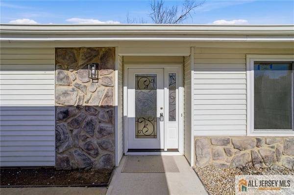 398 Fuchsia PLZ #398C, Monroe, NJ 08831