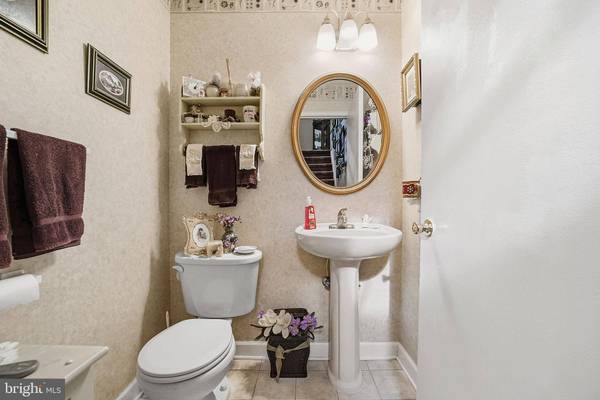 26 PEACHTREE LN, Jamesburg, NJ 08831