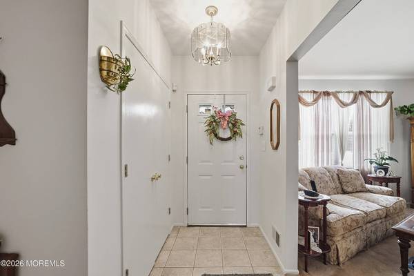 26 Peachtree Lane, Jamesburg, NJ 08831
