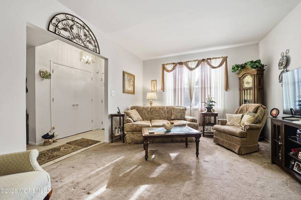 26 Peachtree Lane, Jamesburg, NJ 08831