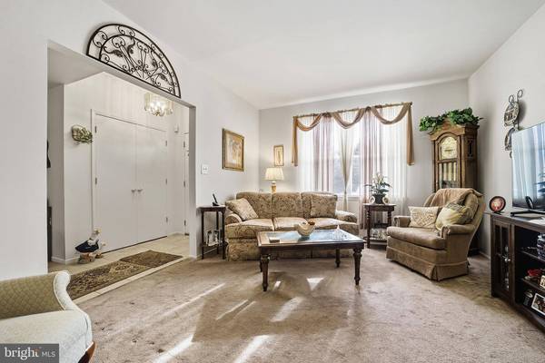 26 PEACHTREE LN, Jamesburg, NJ 08831
